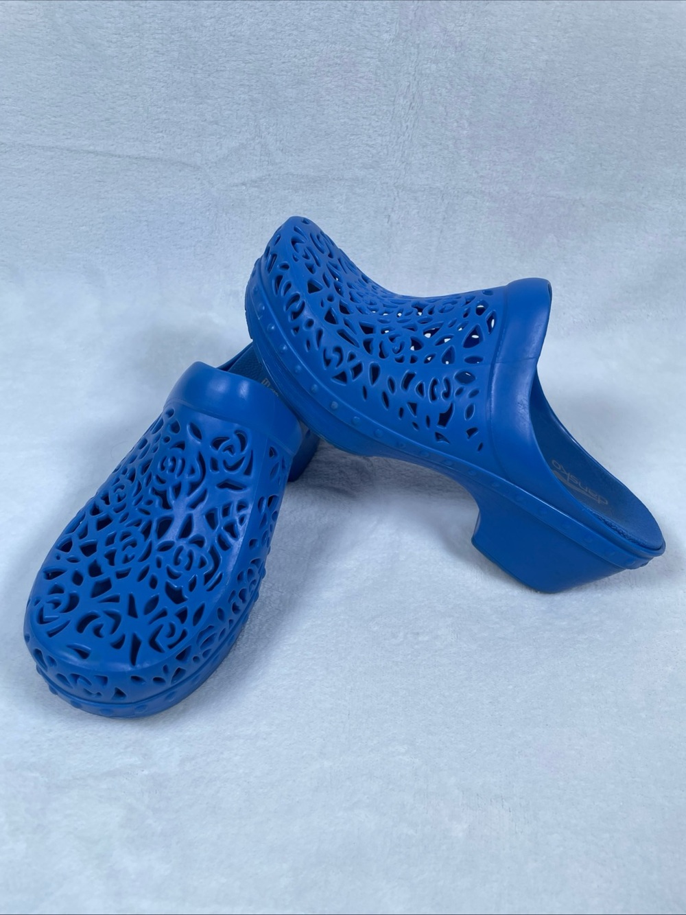 Dansko PIPPA Blue Clogs Floral Laser Cut Jelly Mules 38/Womens 8 Rubber Molded
